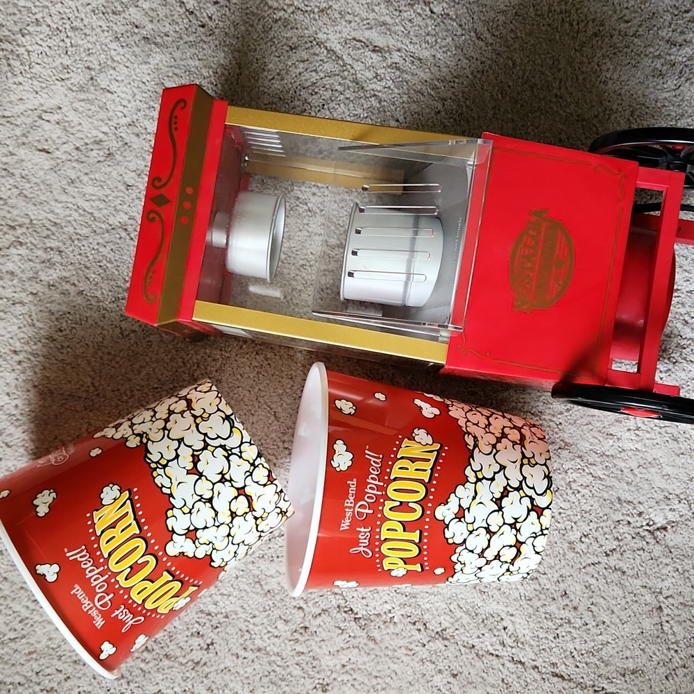 Popcorn Maker with buckets 🍿